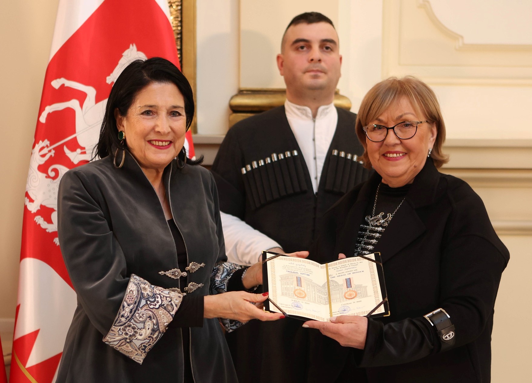 თსუ კავკასიოლოგიის ინსტიტუტის ლექტორი თამარ უჯუხუ ღირსების მედლით დაჯილდოვდა